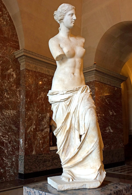 Статуя Венеры Милосской в Саратове