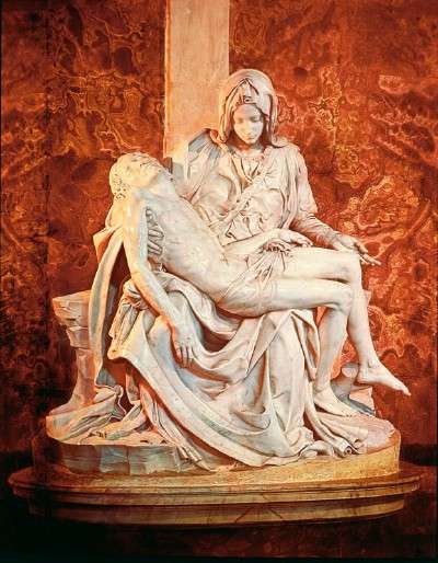 Скульптура Пьета Микельанджело. Санкт-Петербург